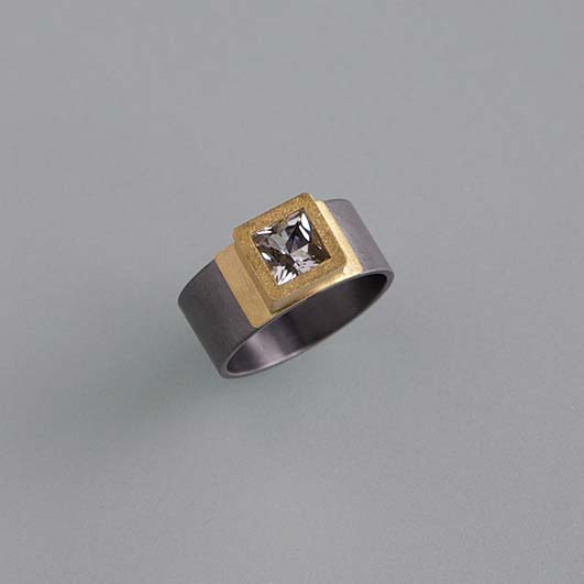 Ringe, Tantal, Gold 900/000, Topas